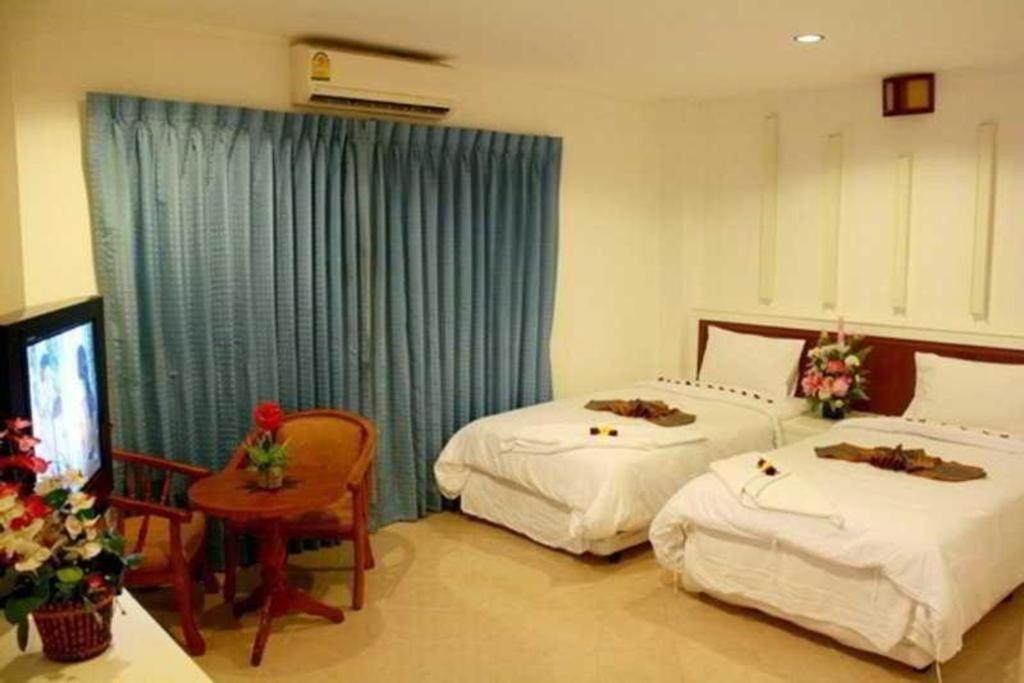Patong Triple Rund Place Hotel מראה חיצוני תמונה