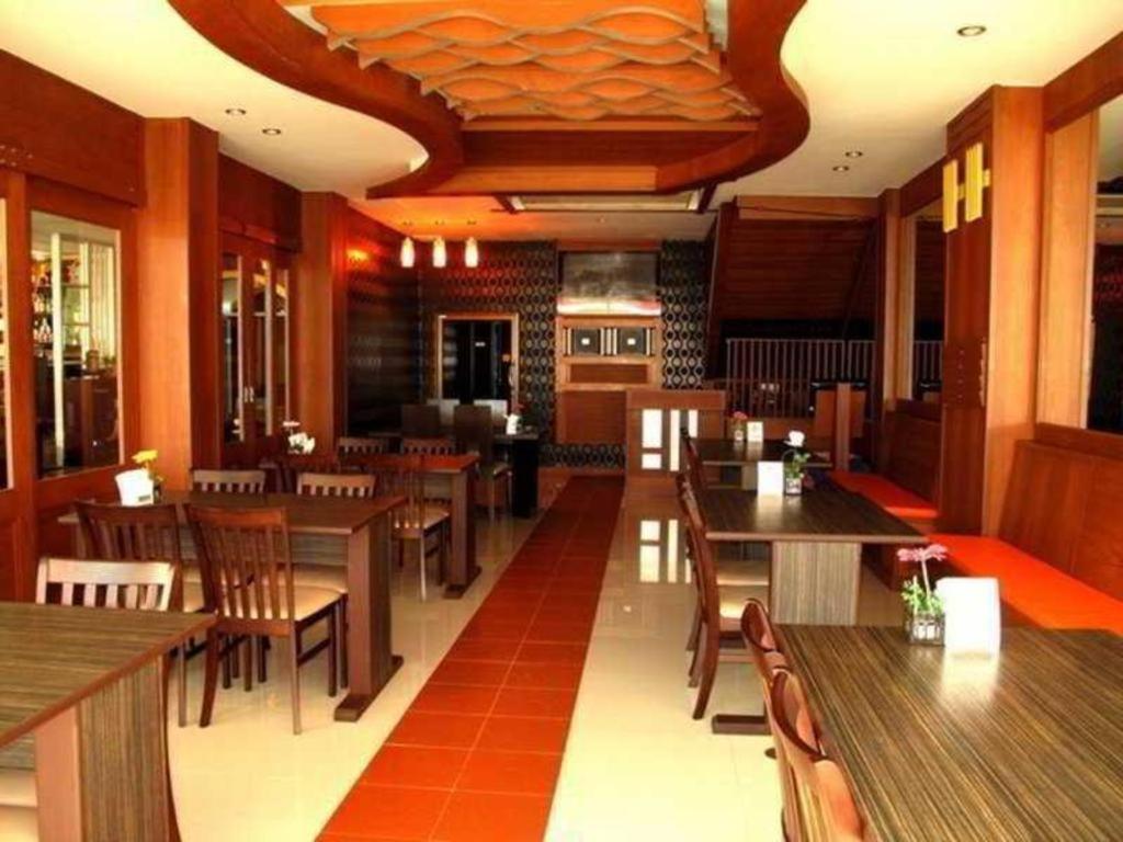 Patong Triple Rund Place Hotel מראה חיצוני תמונה