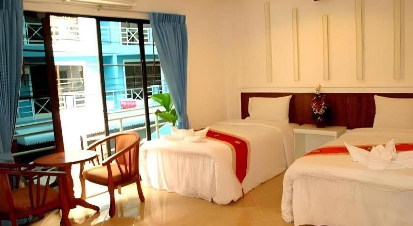 Patong Triple Rund Place Hotel מראה חיצוני תמונה
