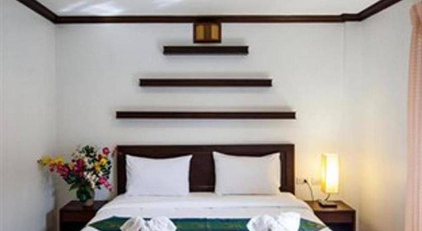 Patong Triple Rund Place Hotel מראה חיצוני תמונה