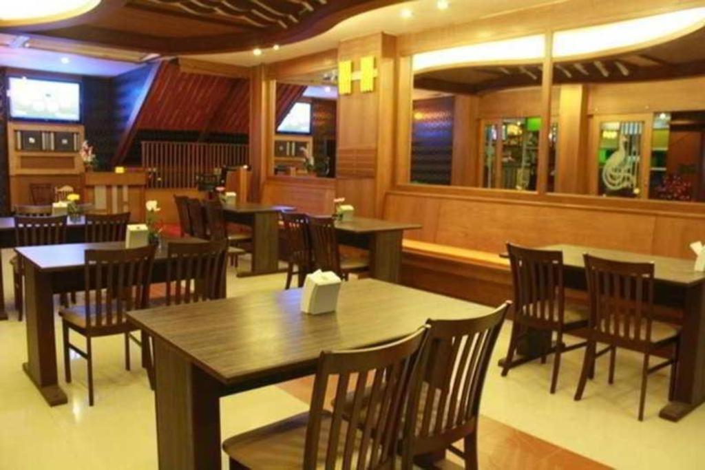 Patong Triple Rund Place Hotel מראה חיצוני תמונה